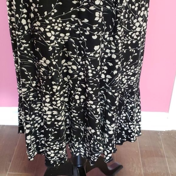 Jane 💕🖤 Alexander Floral Print Dress - Picture 7 of 10